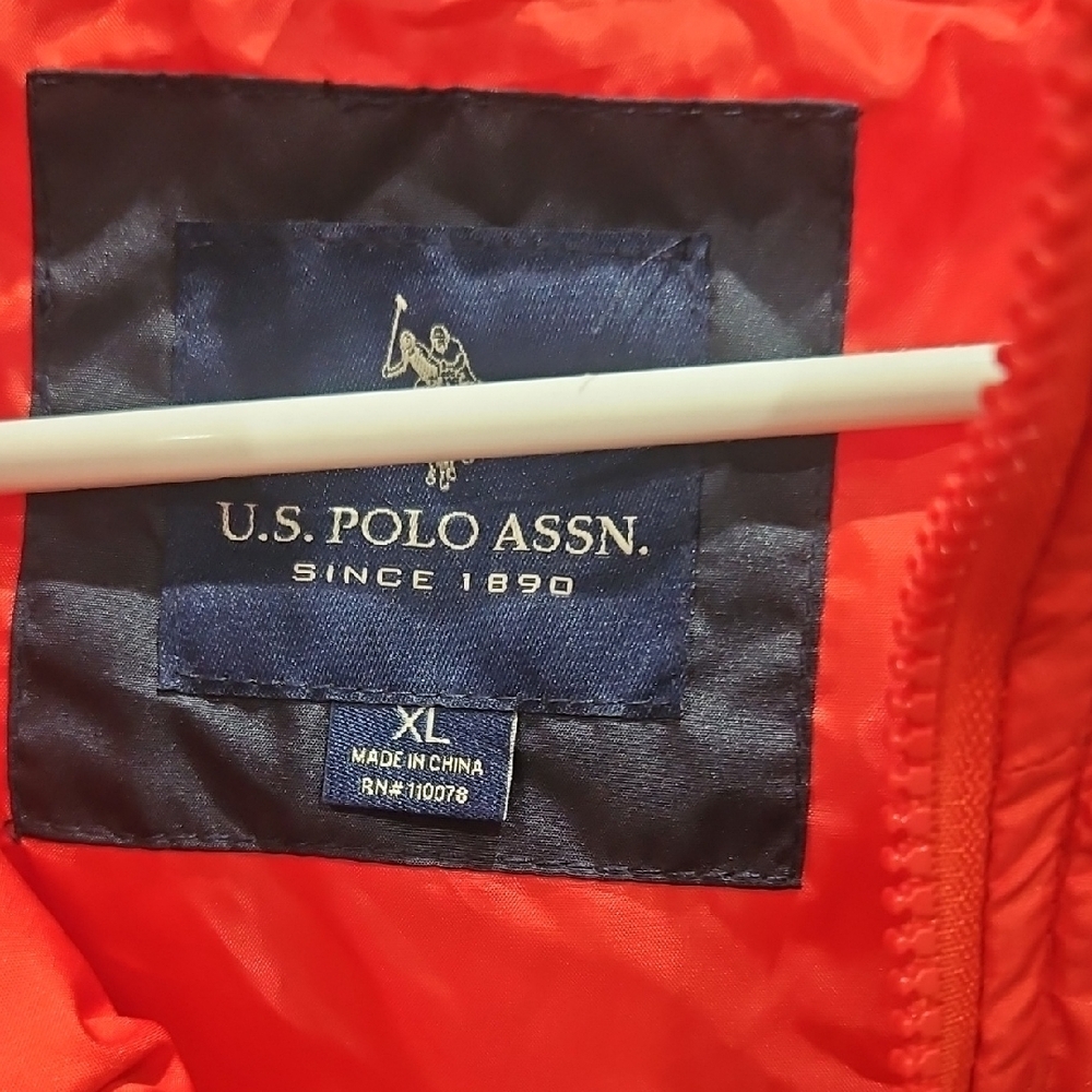 U.S. Polo Assn. Red and Black Men's Puffer Vest - Picture 2 of 7
